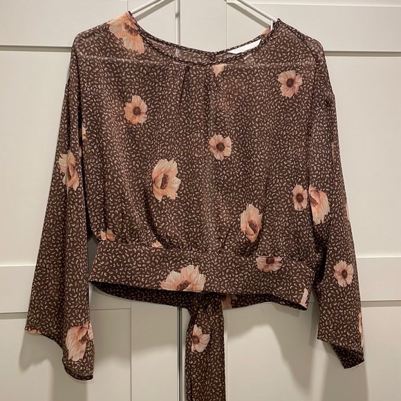 H&M Floral Blouse with Open Back and Tie - Size 6 - Picture 2 of 7
